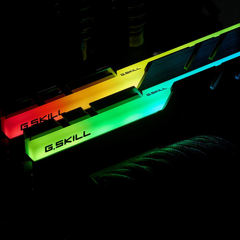 رم کامپیوتر DDR4 دو کاناله 3600 مگاهرتز CL18 جی اسکیل مدل TridentZ RGB ظرفیت 32 گیگابایت